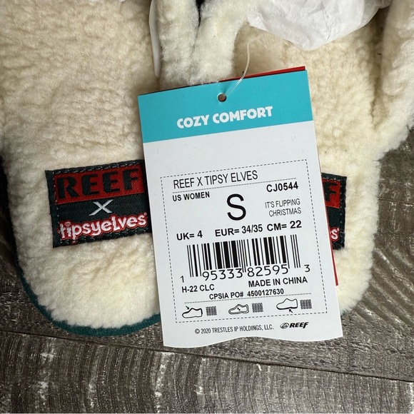 REEF Collab Tipsy Elves Women’s Slippers It’s Flipping Christmas Size Small 6 - Picture 7 of 7